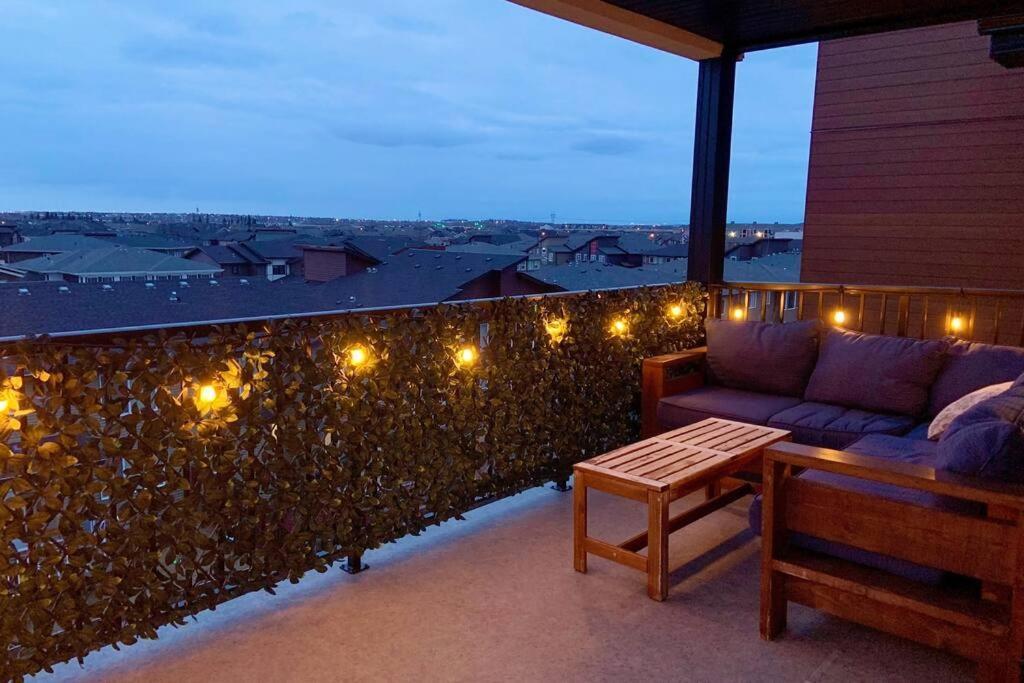 Bright Luxe Condo, Ac, Top Floor, King Bed, Balcony! Эдмонтон Экстерьер фото